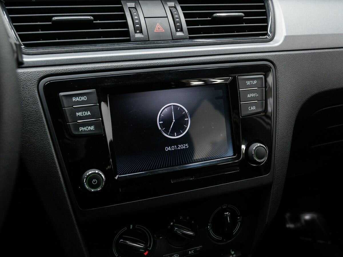 Skoda Rapid с пробегом — 2019 год. Фото: #19