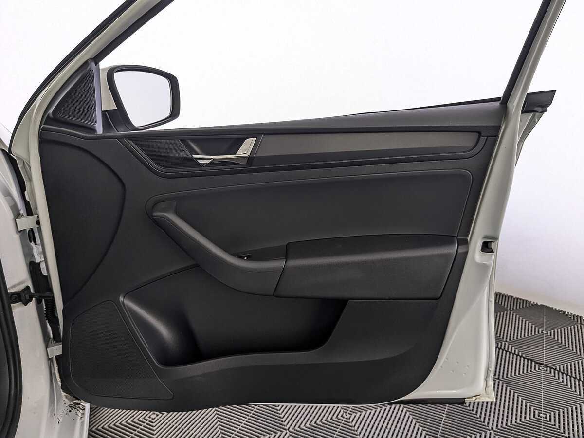 Skoda Rapid с пробегом — 2019 год. Фото: #21
