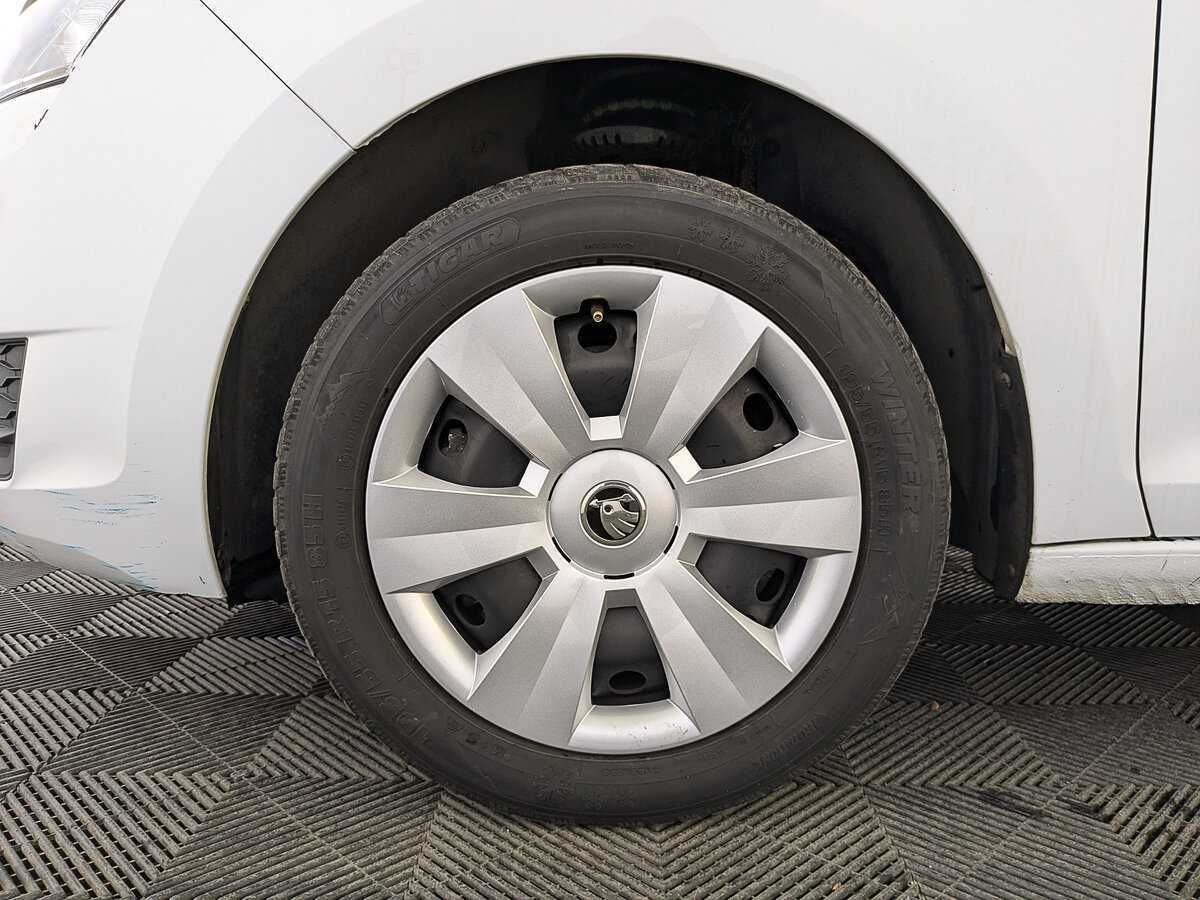 Skoda Rapid с пробегом — 2019 год. Фото: #10