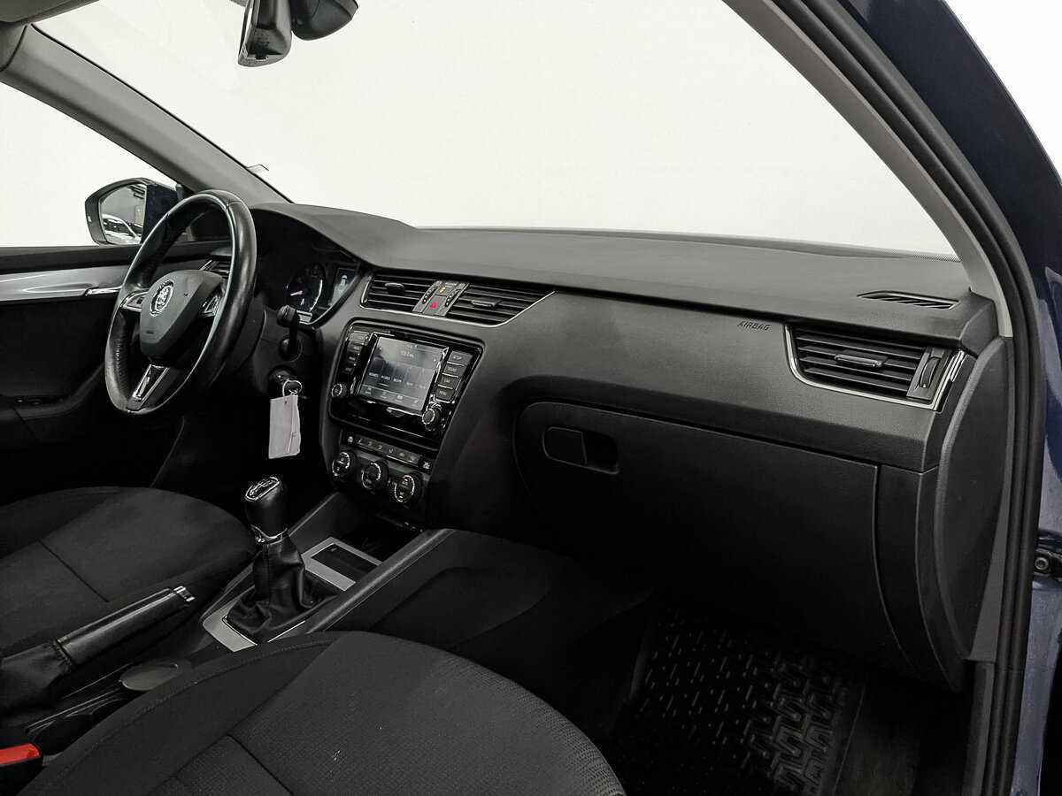 Skoda Octavia с пробегом — 2015 год. Фото: #11