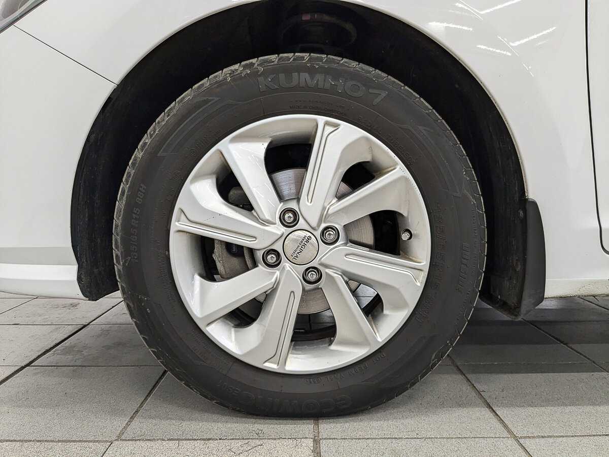 Hyundai Solaris с пробегом — 2022 год. Фото: #11