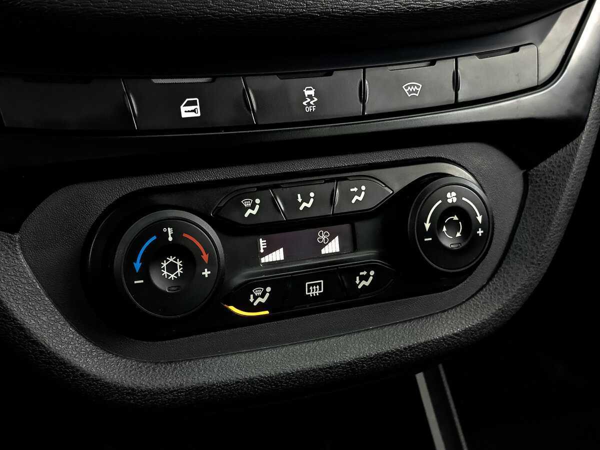 Lada (ВАЗ) Vesta с пробегом — 2021 год. Фото: #20