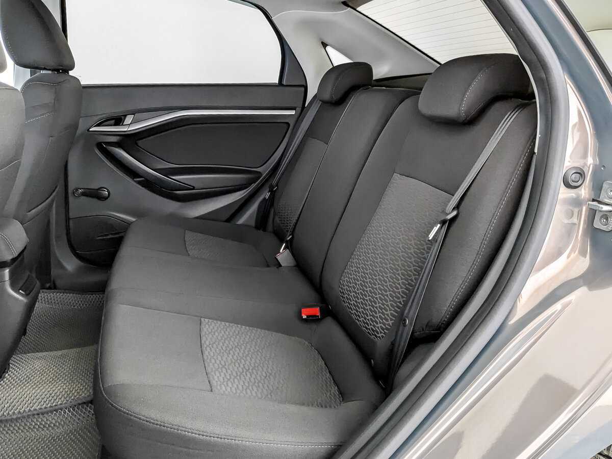 Lada (ВАЗ) Vesta с пробегом — 2019 год. Фото: #11