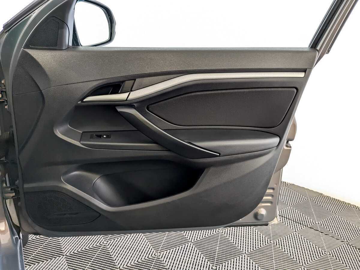 Lada (ВАЗ) Vesta с пробегом — 2019 год. Фото: #23