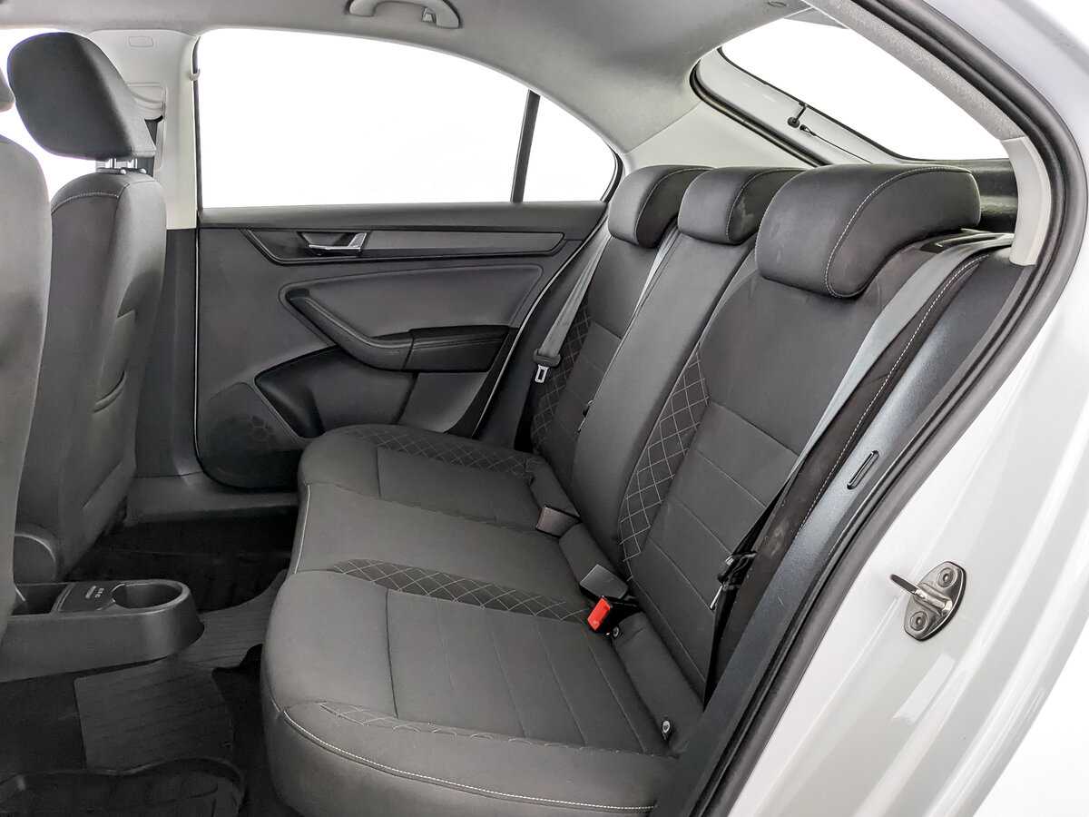 Skoda Rapid с пробегом — 2020 год. Фото: #11