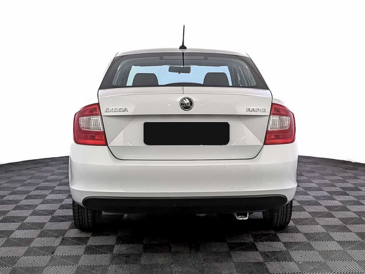 Skoda Rapid с пробегом — 2017 год. Фото: #5