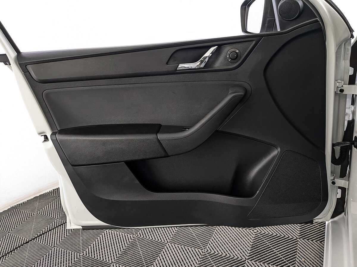 Skoda Rapid с пробегом — 2017 год. Фото: #16