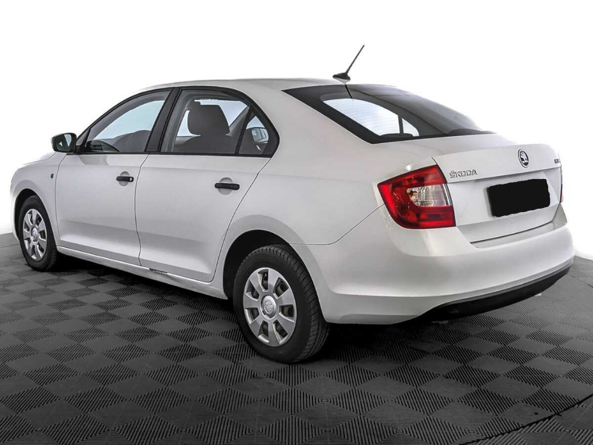 Skoda Rapid с пробегом — 2017 год. Фото: #6