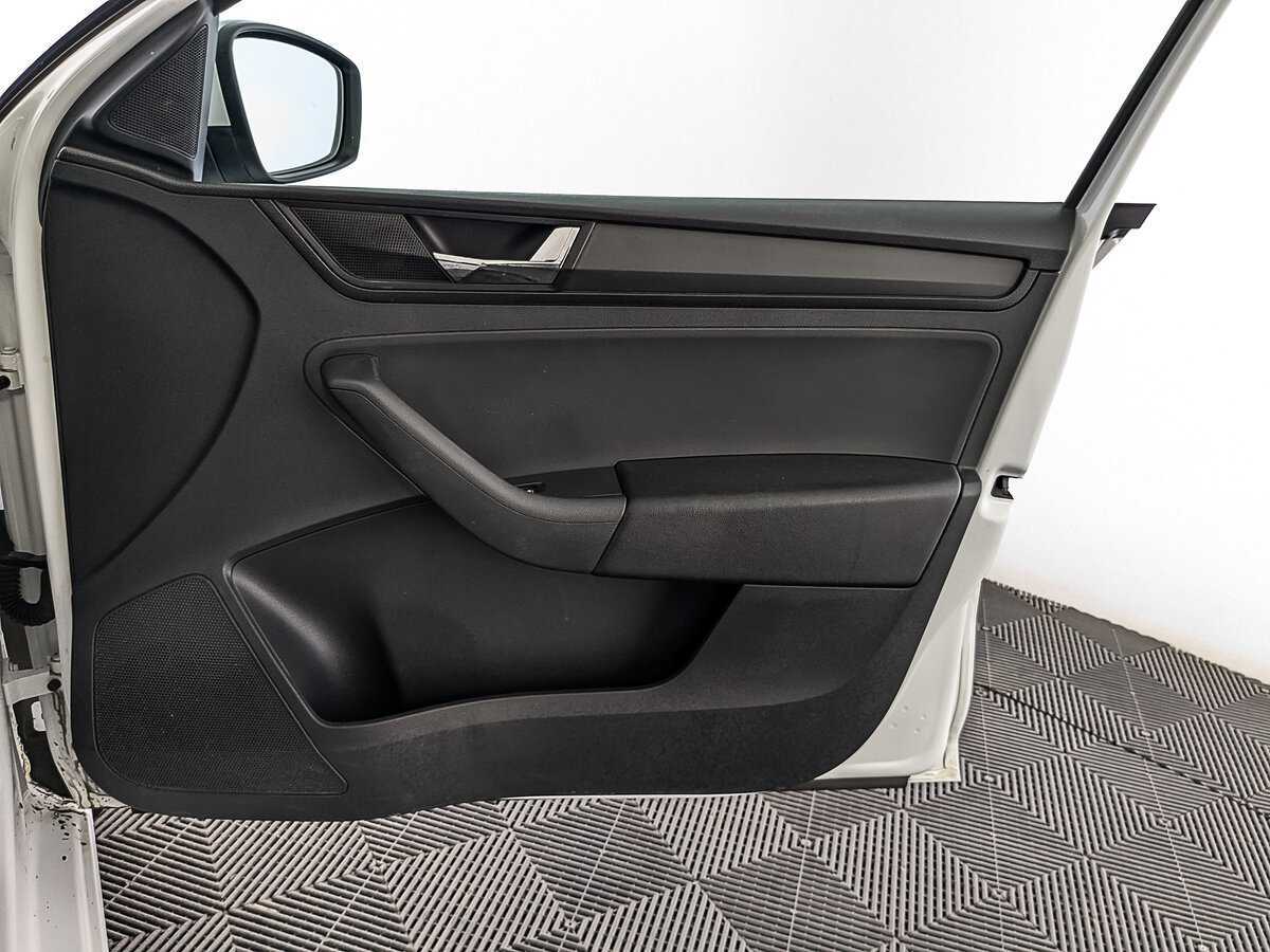 Skoda Rapid с пробегом — 2019 год. Фото: #23