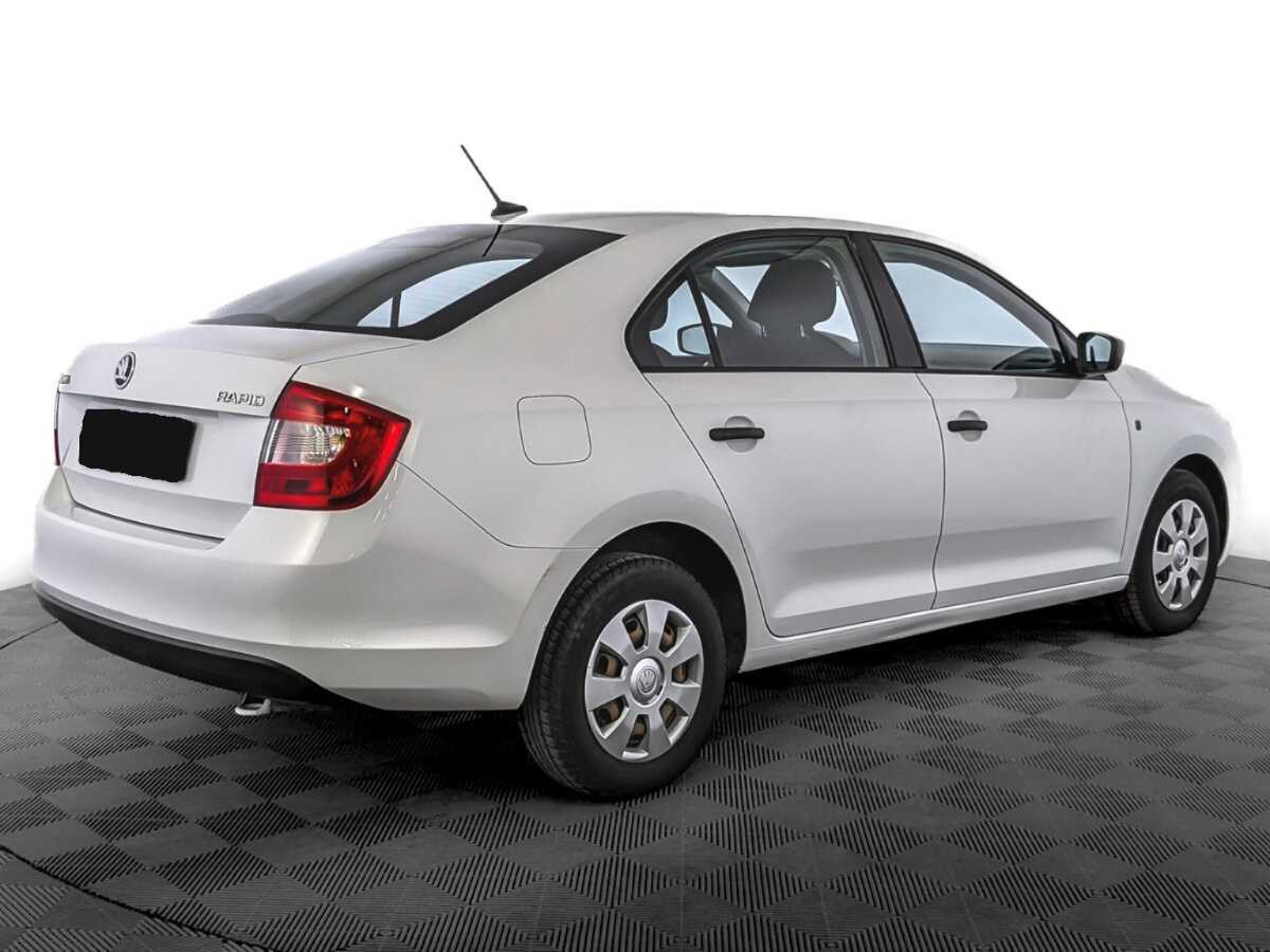 Skoda Rapid с пробегом — 2017 год. Фото: #4