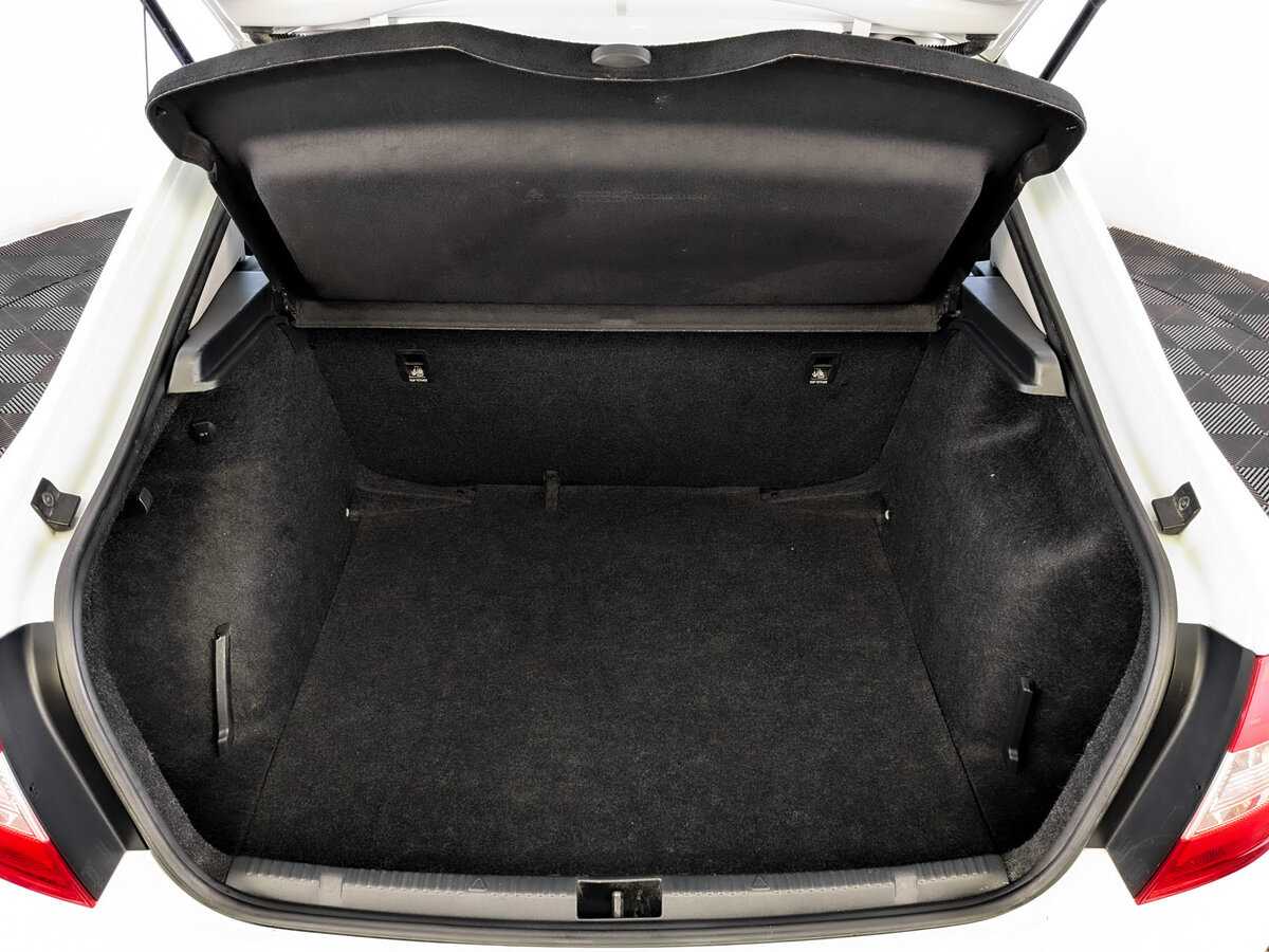 Skoda Rapid с пробегом — 2017 год. Фото: #9