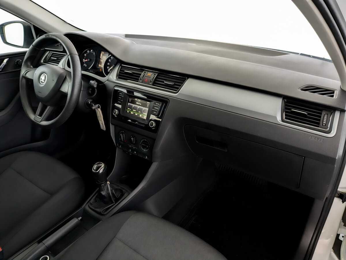 Skoda Rapid с пробегом — 2017 год. Фото: #10