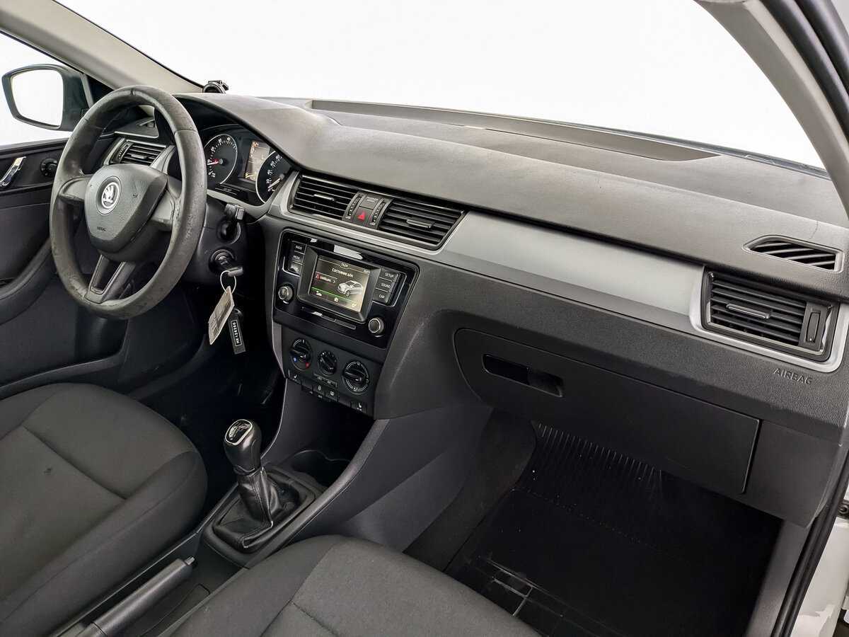 Skoda Rapid с пробегом — 2017 год. Фото: #10