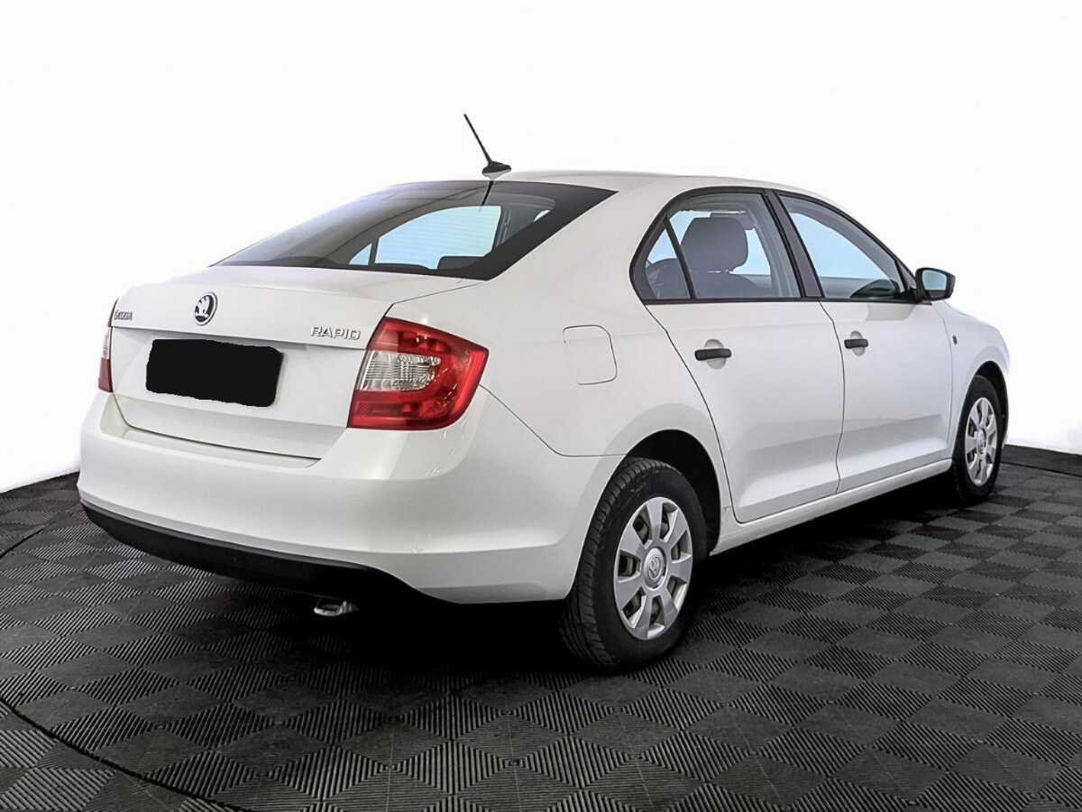 Skoda Rapid с пробегом — 2017 год. Фото: #4