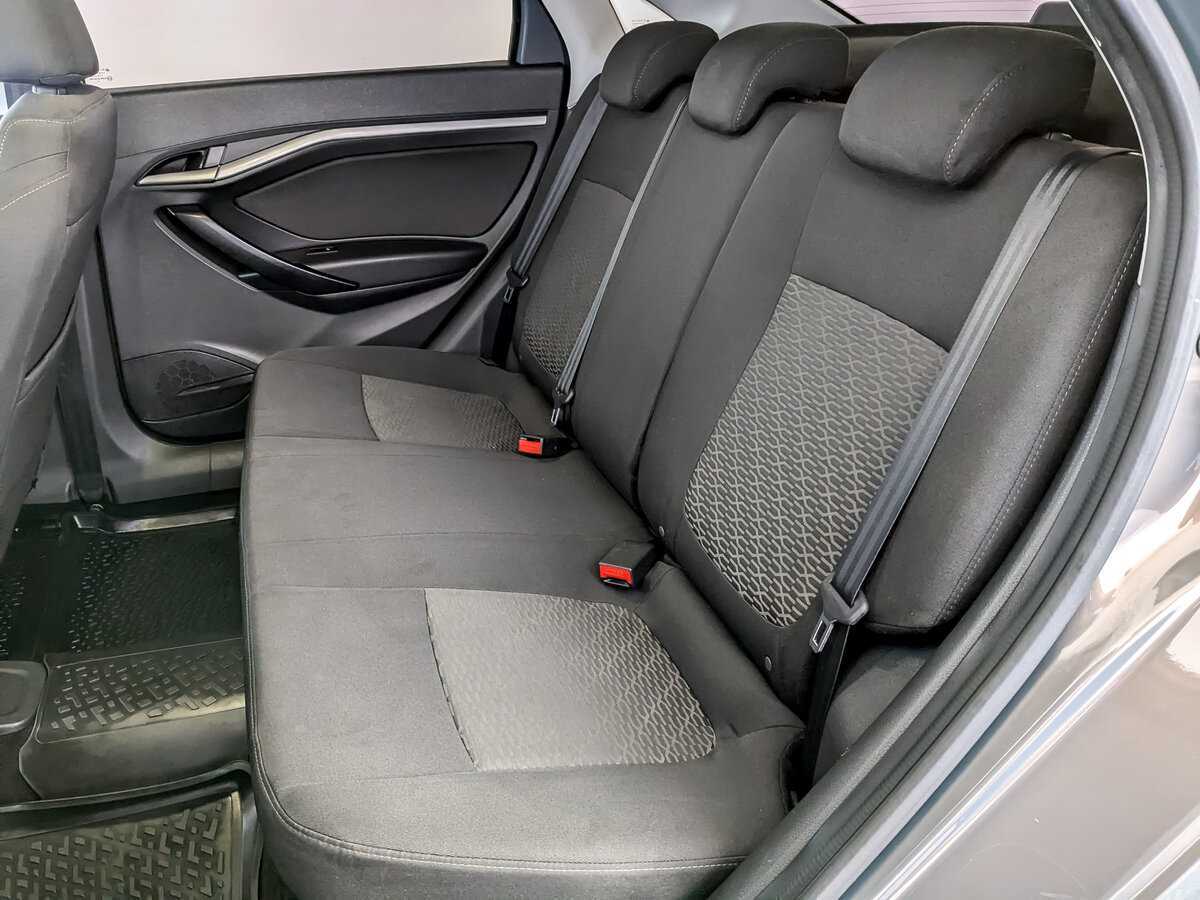 Lada (ВАЗ) Vesta с пробегом — 2017 год. Фото: #11