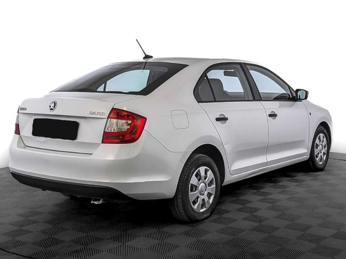 Skoda Rapid с пробегом — 2017 год. Фото: #4