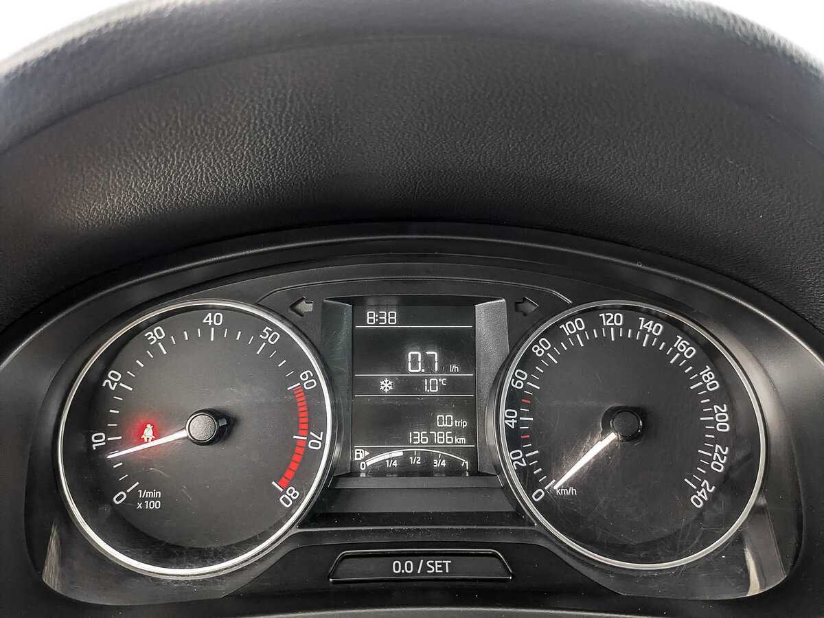 Skoda Rapid с пробегом — 2017 год. Фото: #13