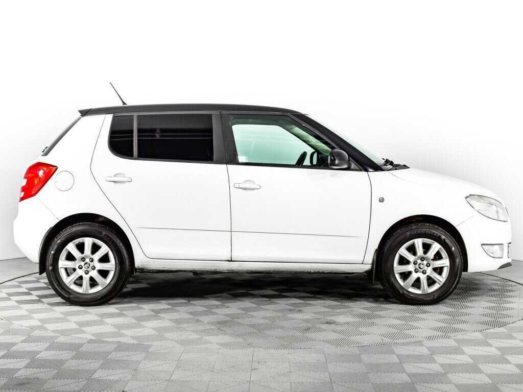 Skoda Fabia с пробегом — 2013 год. Фото: #3