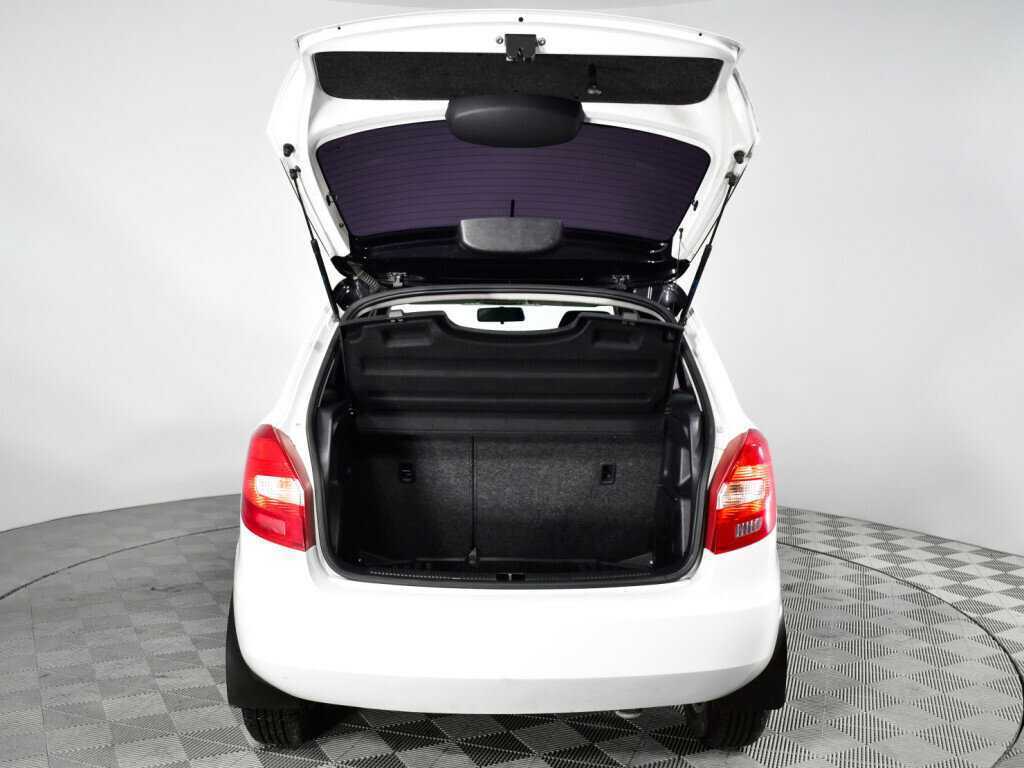 Skoda Fabia с пробегом — 2013 год. Фото: #13