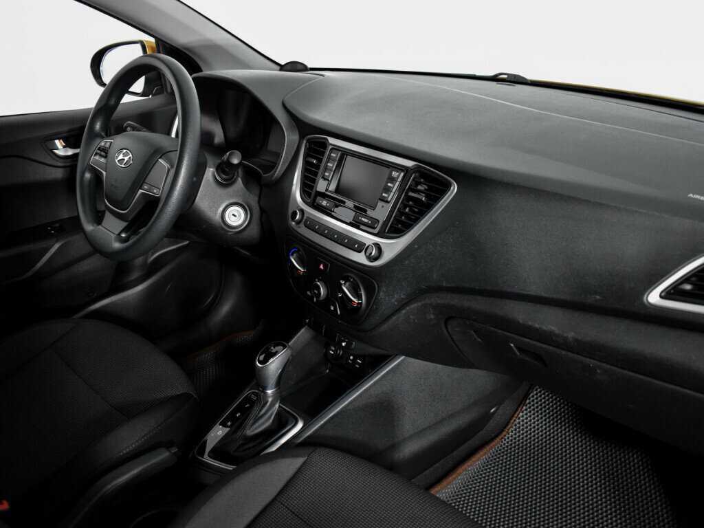 Hyundai Solaris с пробегом — 2017 год. Фото: #11