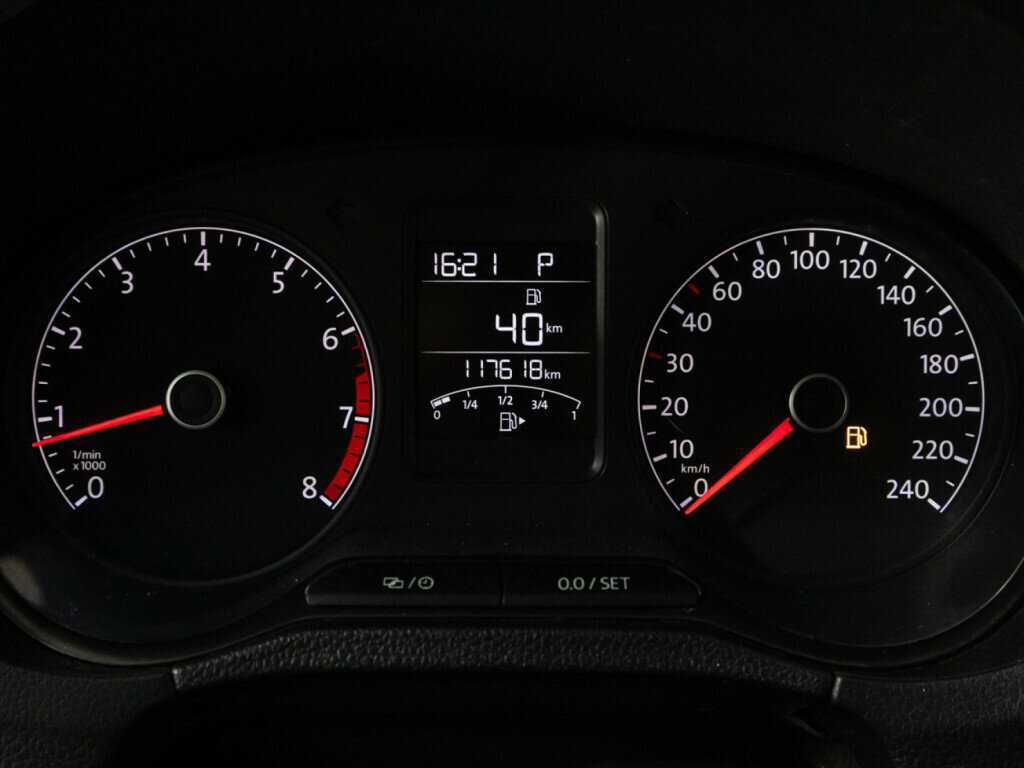 Volkswagen Polo с пробегом — 2016 год. Фото: #11