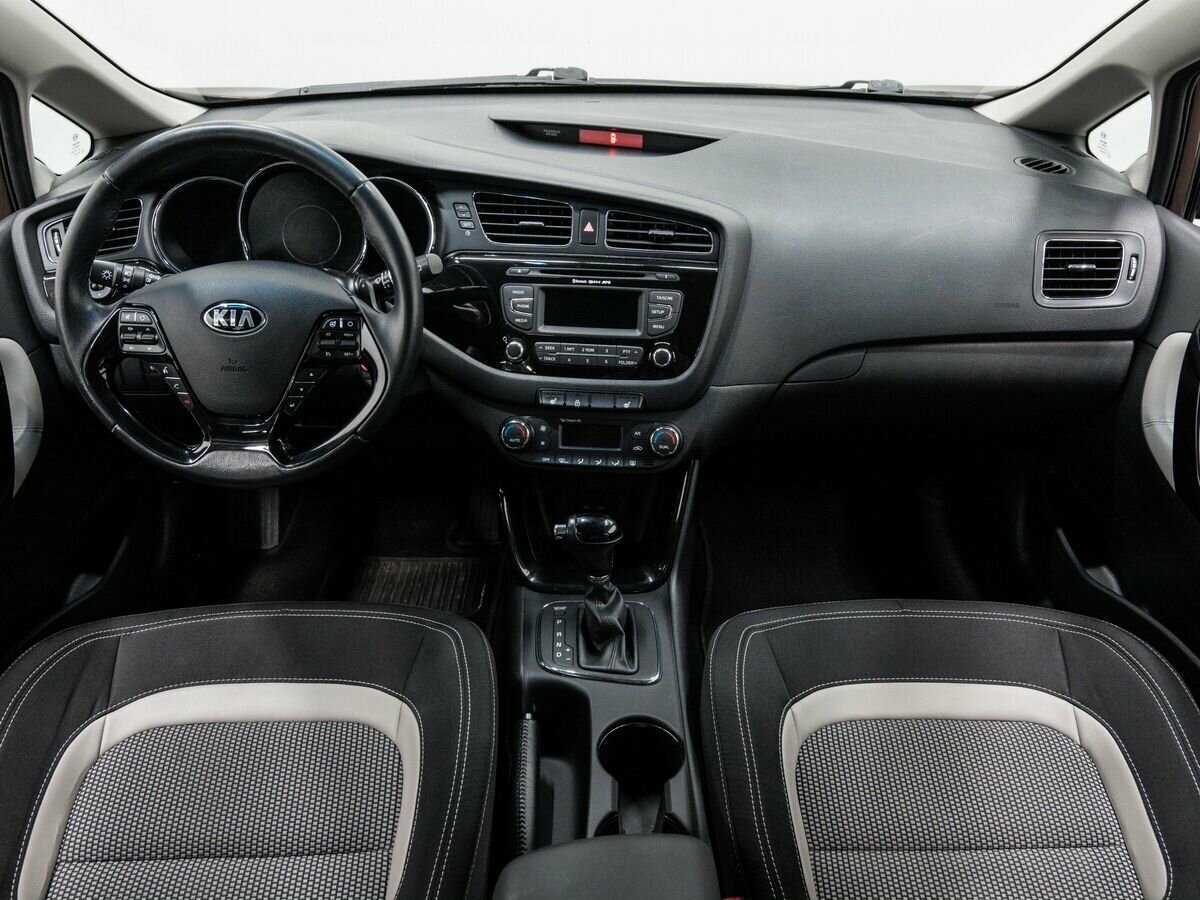 Kia Ceed с пробегом — 2014 год. Фото: #10