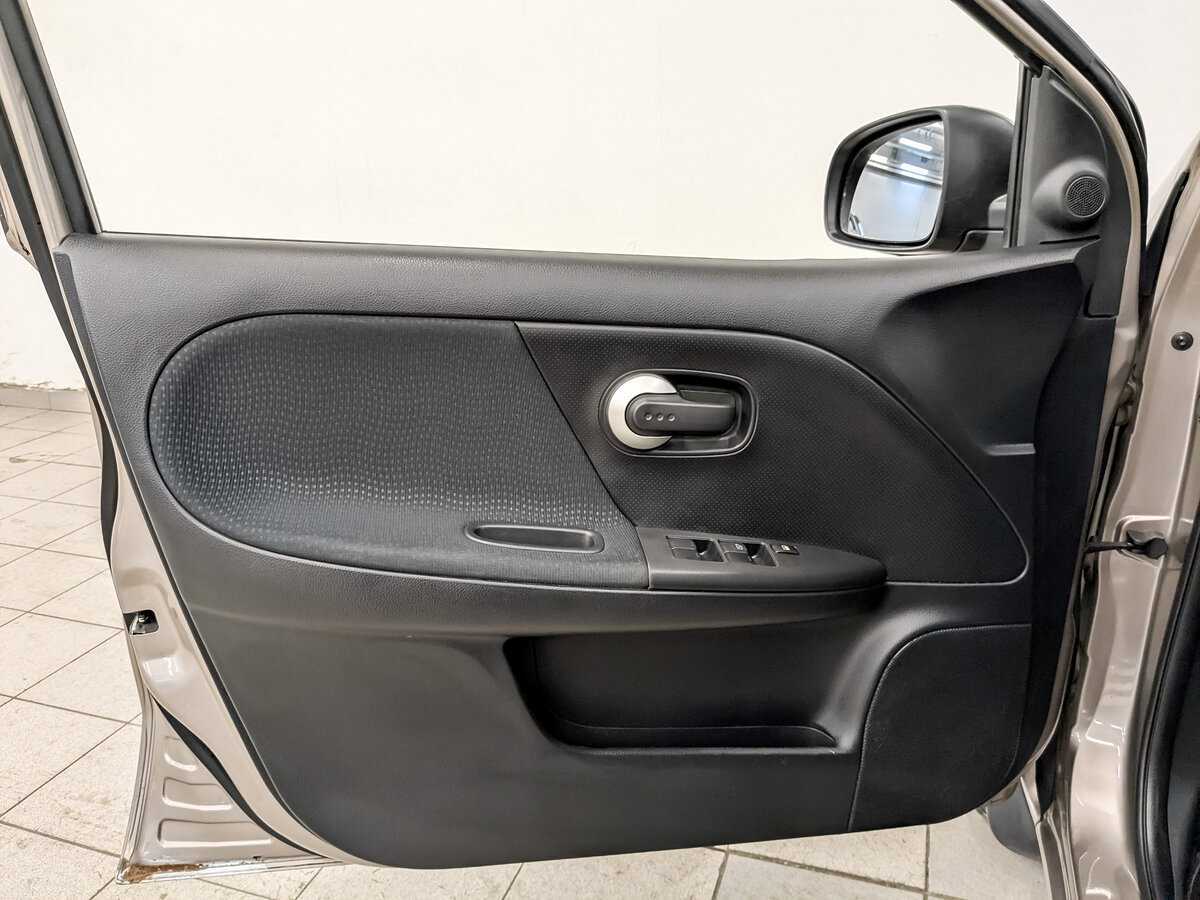 Nissan Note с пробегом — 2013 год. Фото: #18