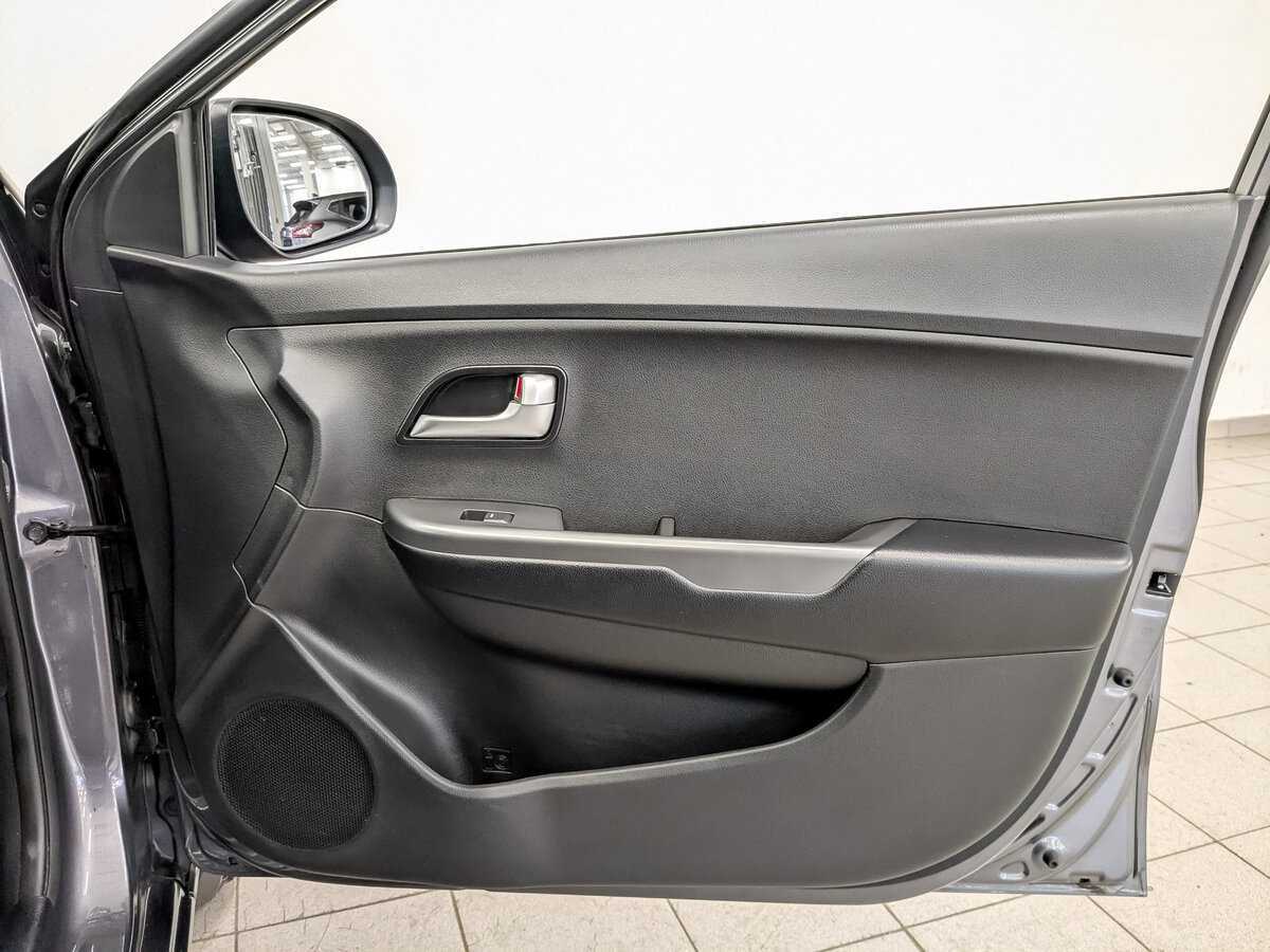 Kia Rio с пробегом — 2015 год. Фото: #20