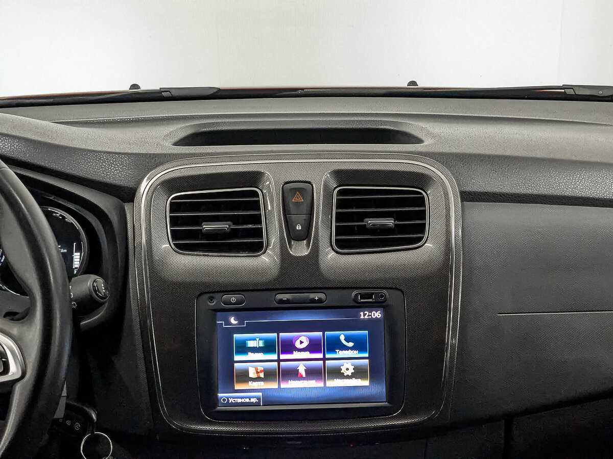 Renault Sandero с пробегом — 2019 год. Фото: #14