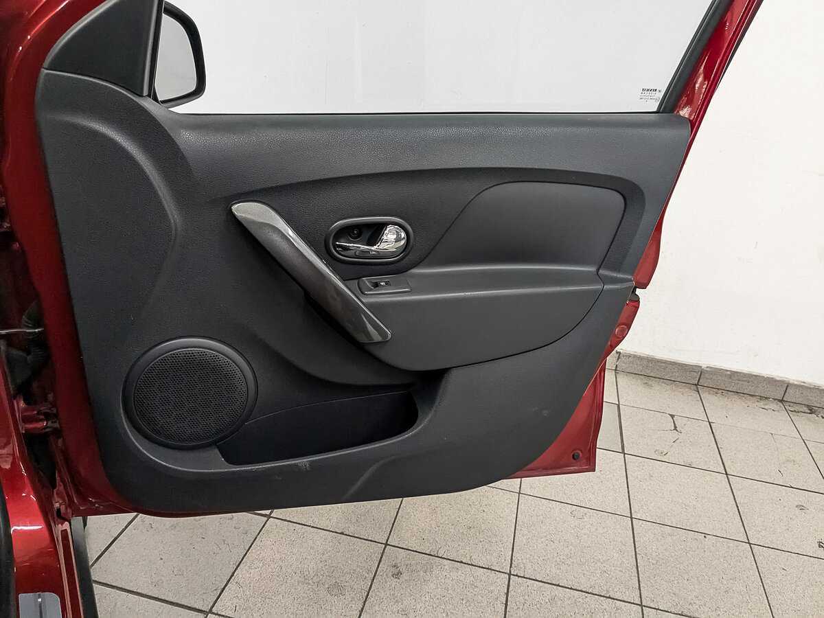 Renault Sandero с пробегом — 2019 год. Фото: #22