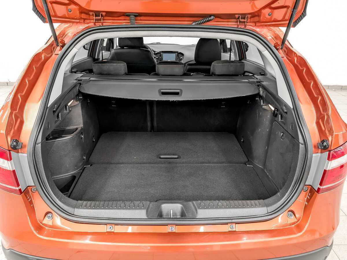 Lada (ВАЗ) Vesta с пробегом — 2019 год. Фото: #9