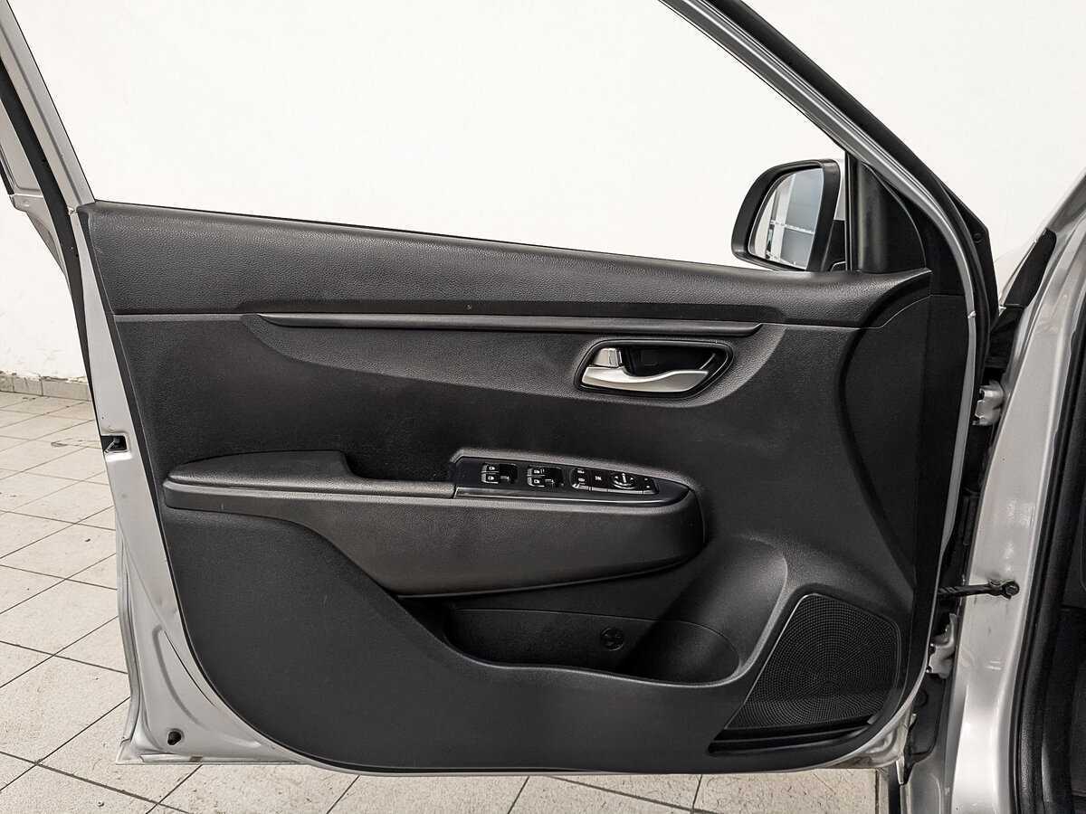 Kia Rio с пробегом — 2020 год. Фото: #18