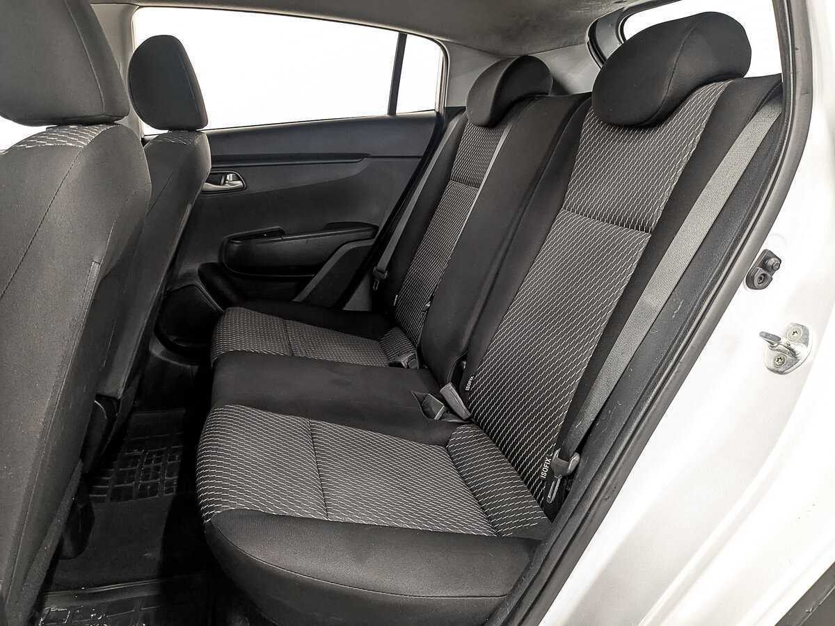 Kia Rio с пробегом — 2020 год. Фото: #17