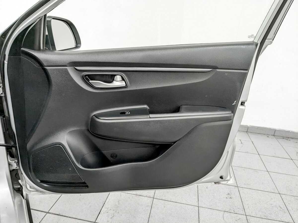 Kia Rio с пробегом — 2020 год. Фото: #23