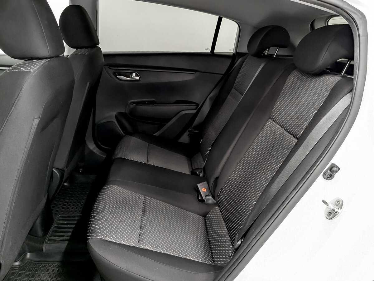 Kia Rio с пробегом — 2017 год. Фото: #11