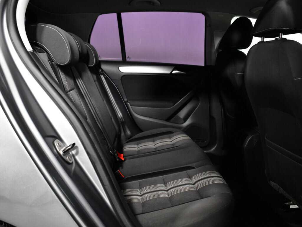 Volkswagen Golf с пробегом — 2012 год. Фото: #9