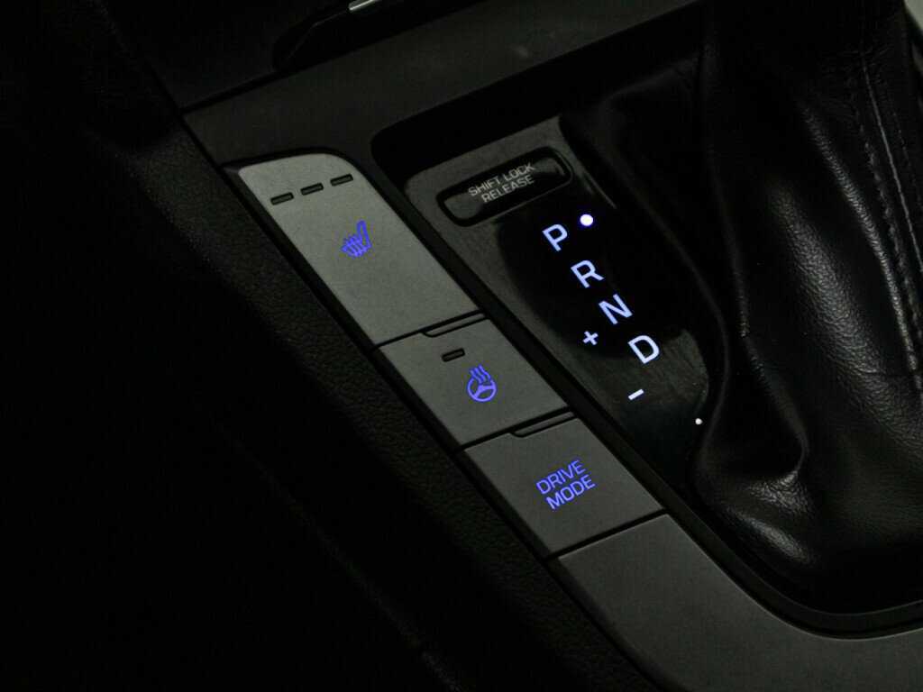 Hyundai Elantra с пробегом — 2018 год. Фото: #17