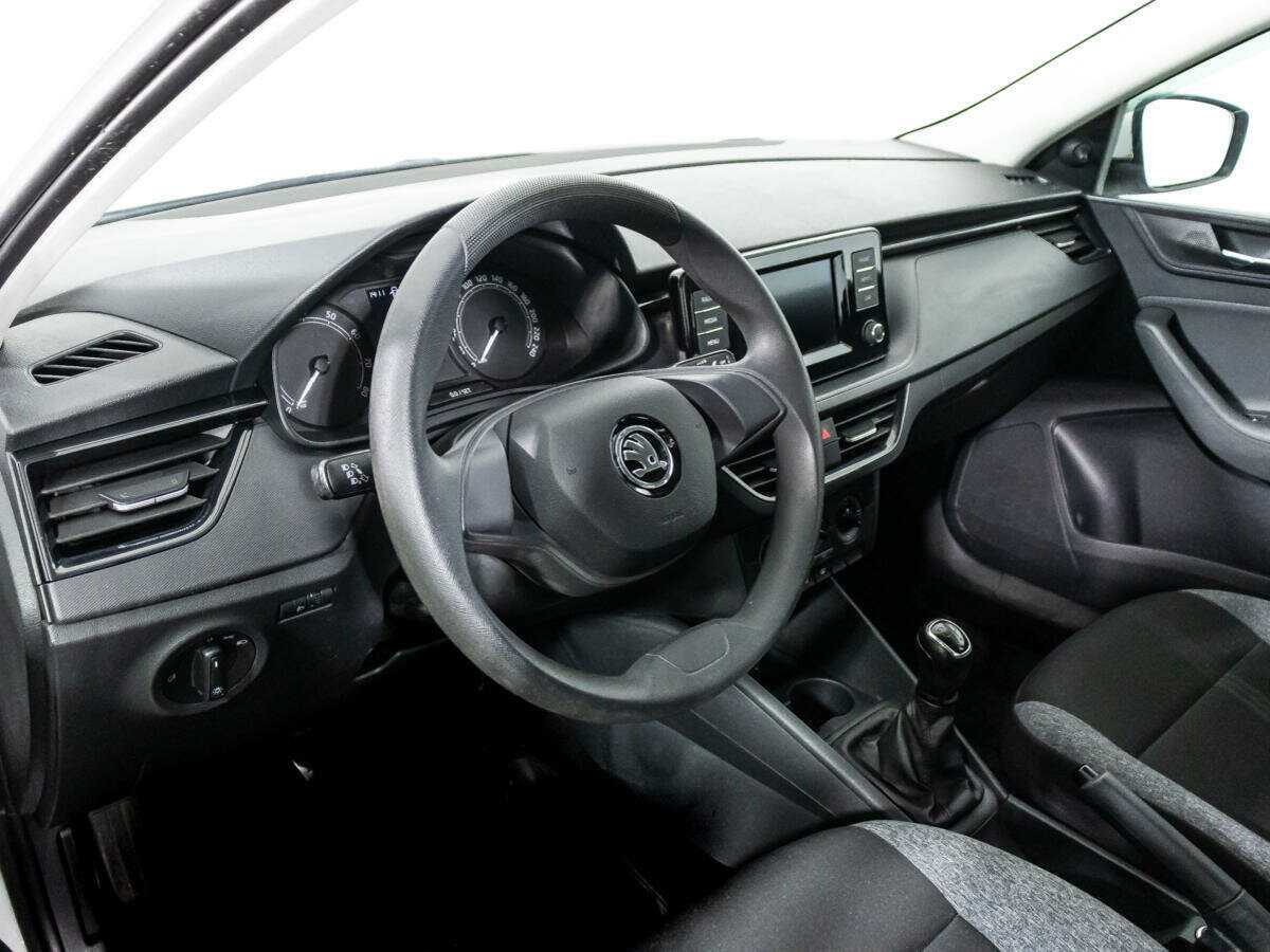 Skoda Rapid с пробегом — 2021 год. Фото: #10