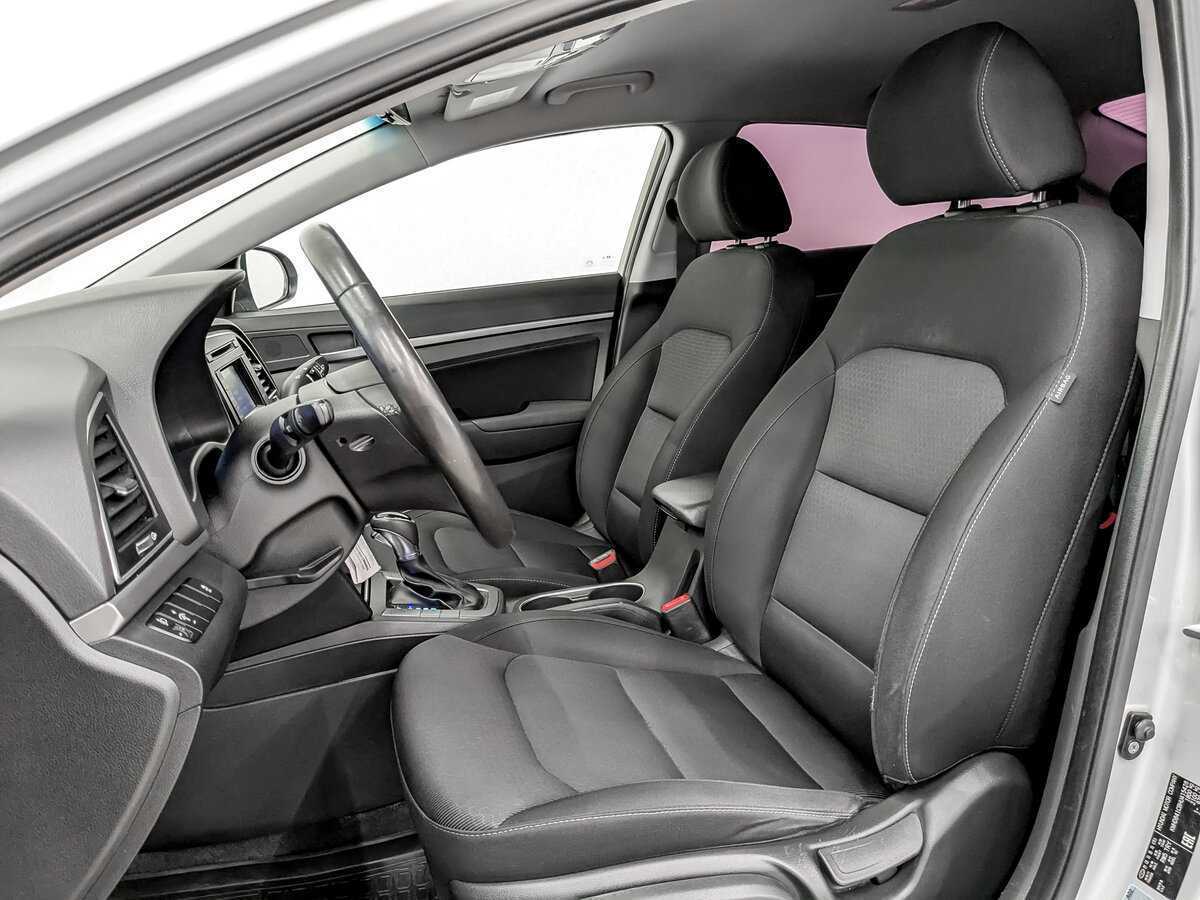 Hyundai Elantra с пробегом — 2017 год. Фото: #17