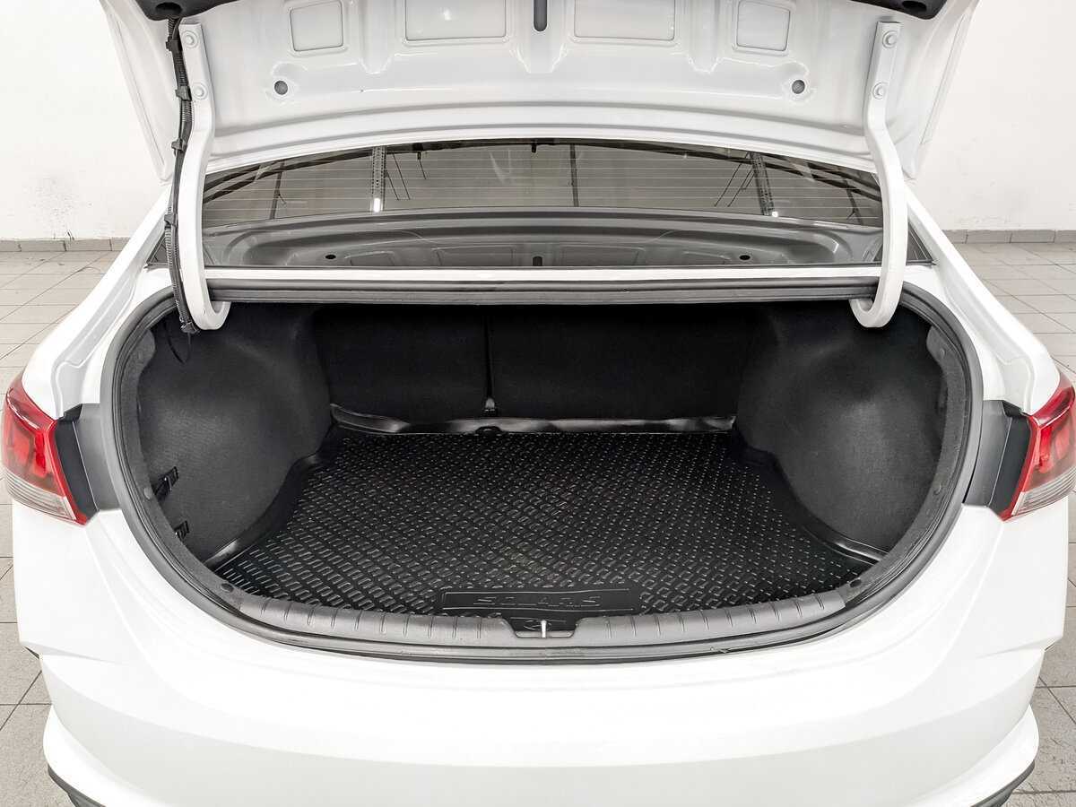 Hyundai Solaris с пробегом — 2021 год. Фото: #9