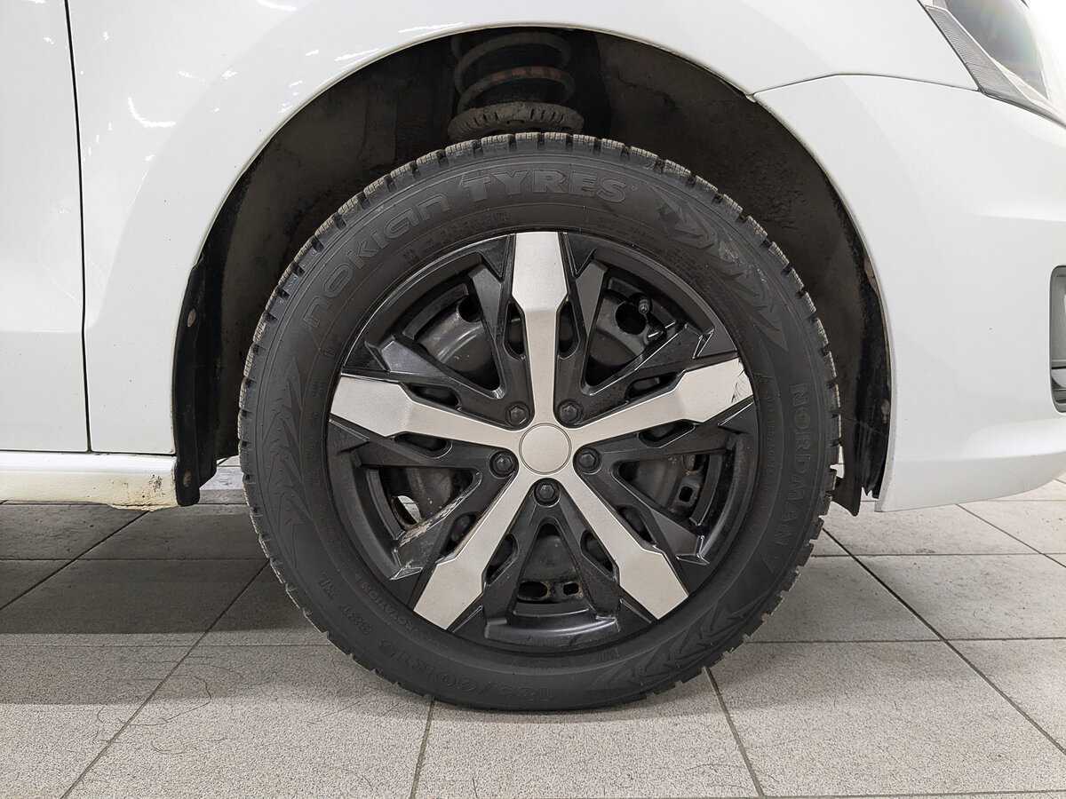 Volkswagen Polo с пробегом — 2018 год. Фото: #11