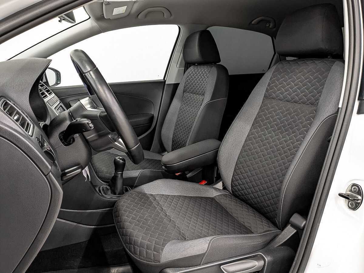 Volkswagen Polo с пробегом — 2018 год. Фото: #19
