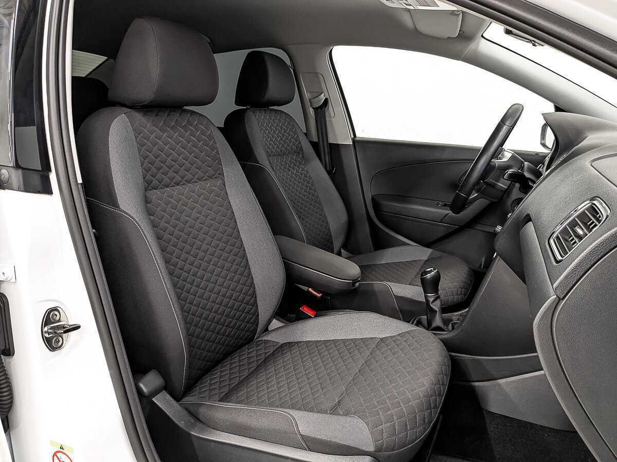 Volkswagen Polo с пробегом — 2018 год. Фото: #23