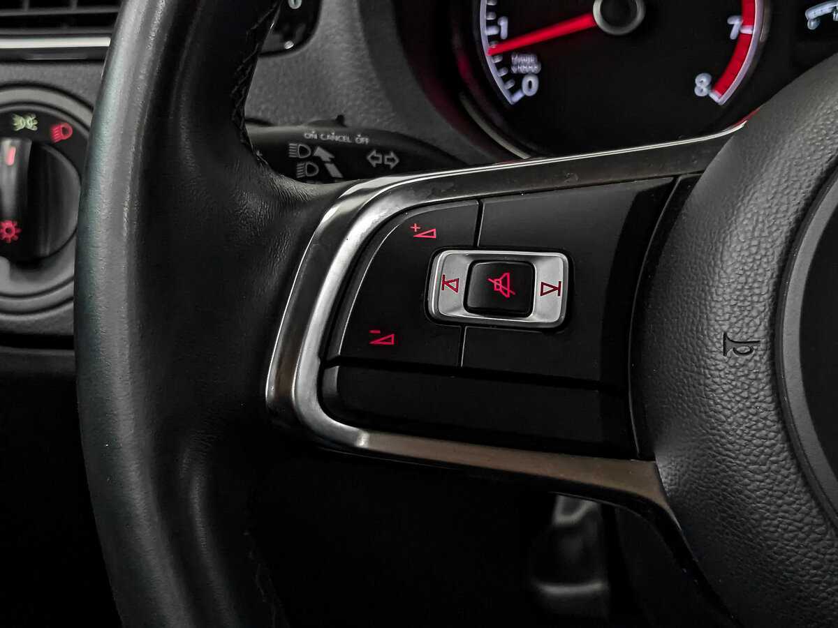 Volkswagen Polo с пробегом — 2018 год. Фото: #27