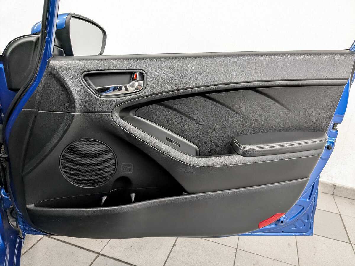 Kia Cerato с пробегом — 2013 год. Фото: #23