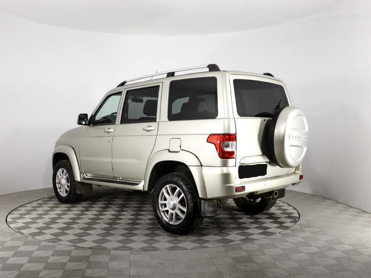 УАЗ Patriot с пробегом — 2015 год. Фото: #5