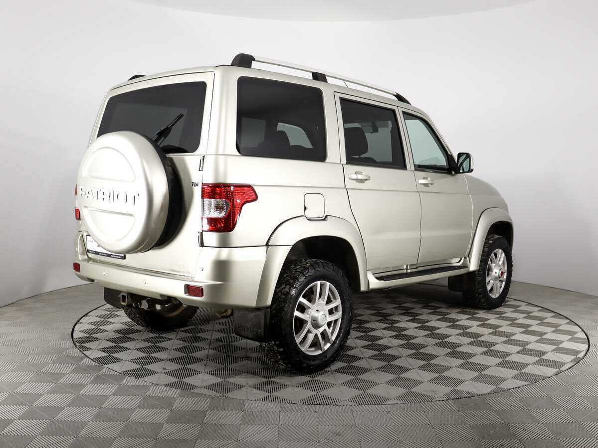 УАЗ Patriot с пробегом — 2015 год. Фото: #7