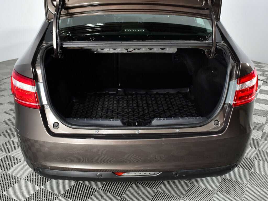 Lada (ВАЗ) Vesta с пробегом — 2016 год. Фото: #13