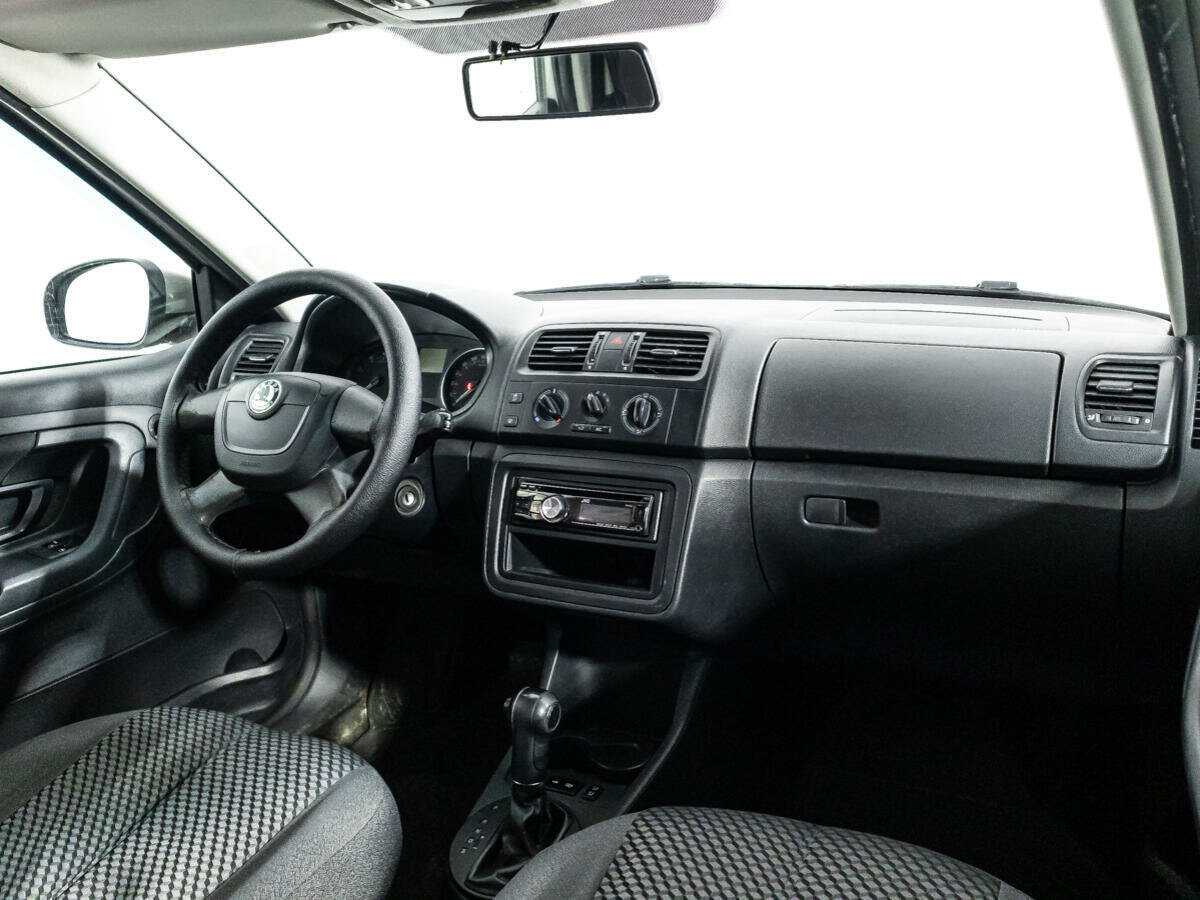 Skoda Fabia с пробегом — 2012 год. Фото: #8