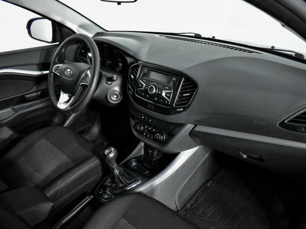 Lada (ВАЗ) Vesta с пробегом — 2019 год. Фото: #10